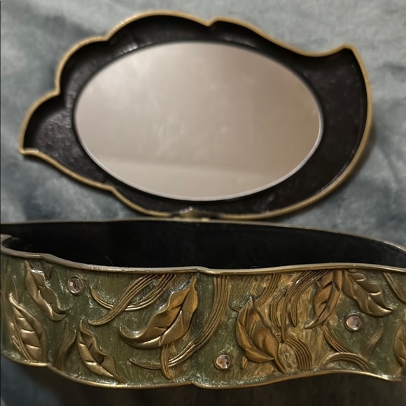 Decorative Butterfly Trinket Metal Box - Picture 7 of 7